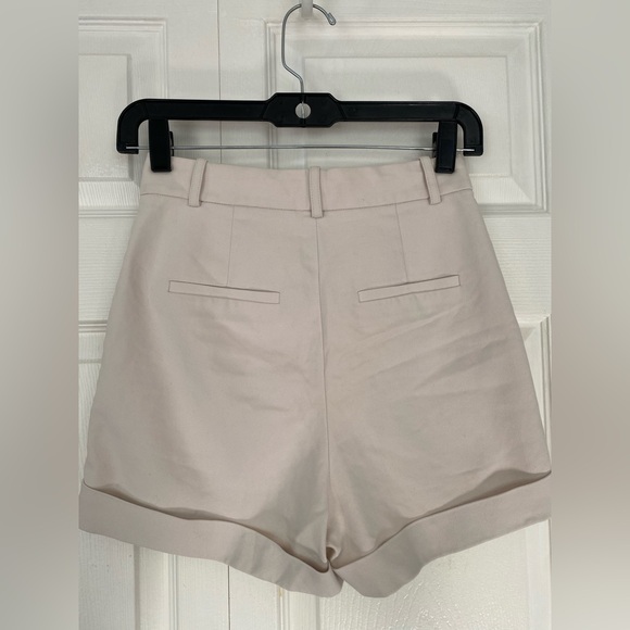 Aritzia Babaton Pleated Shorts size 00 - Picture 4 of 8